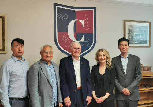中加国际学校与加拿大世纪私立学院探讨教育AI合作